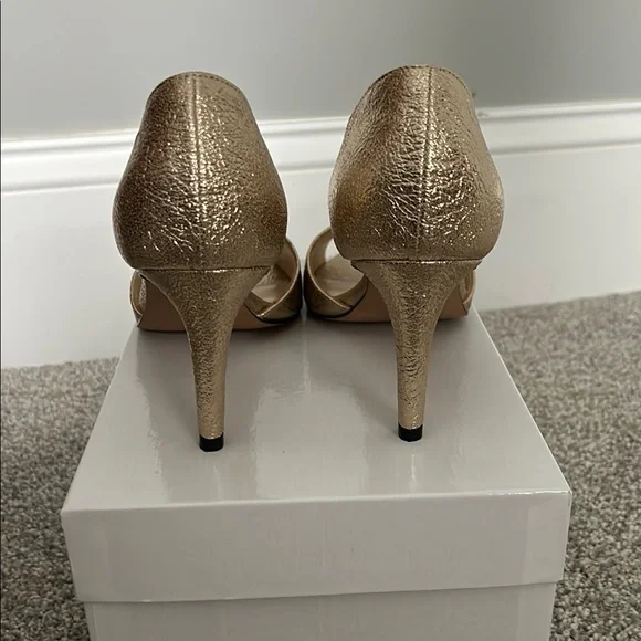 Vera Pelle Gold Heels Classic Peep-Toe Design - NEW - Picture 3 of 6